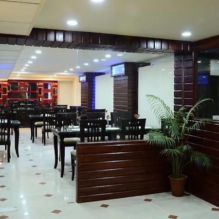 Tip Top Plaza Hotel Джайпур Екстериор снимка