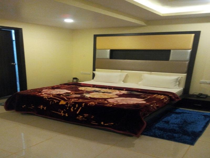 Tip Top Plaza Hotel Джайпур Екстериор снимка